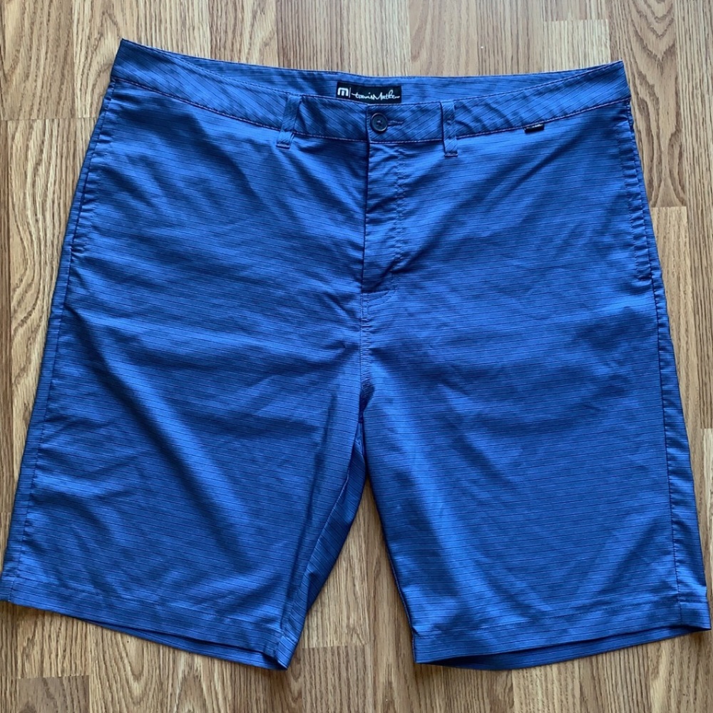 LIKE NEW Travis Mathew Golf Shorts